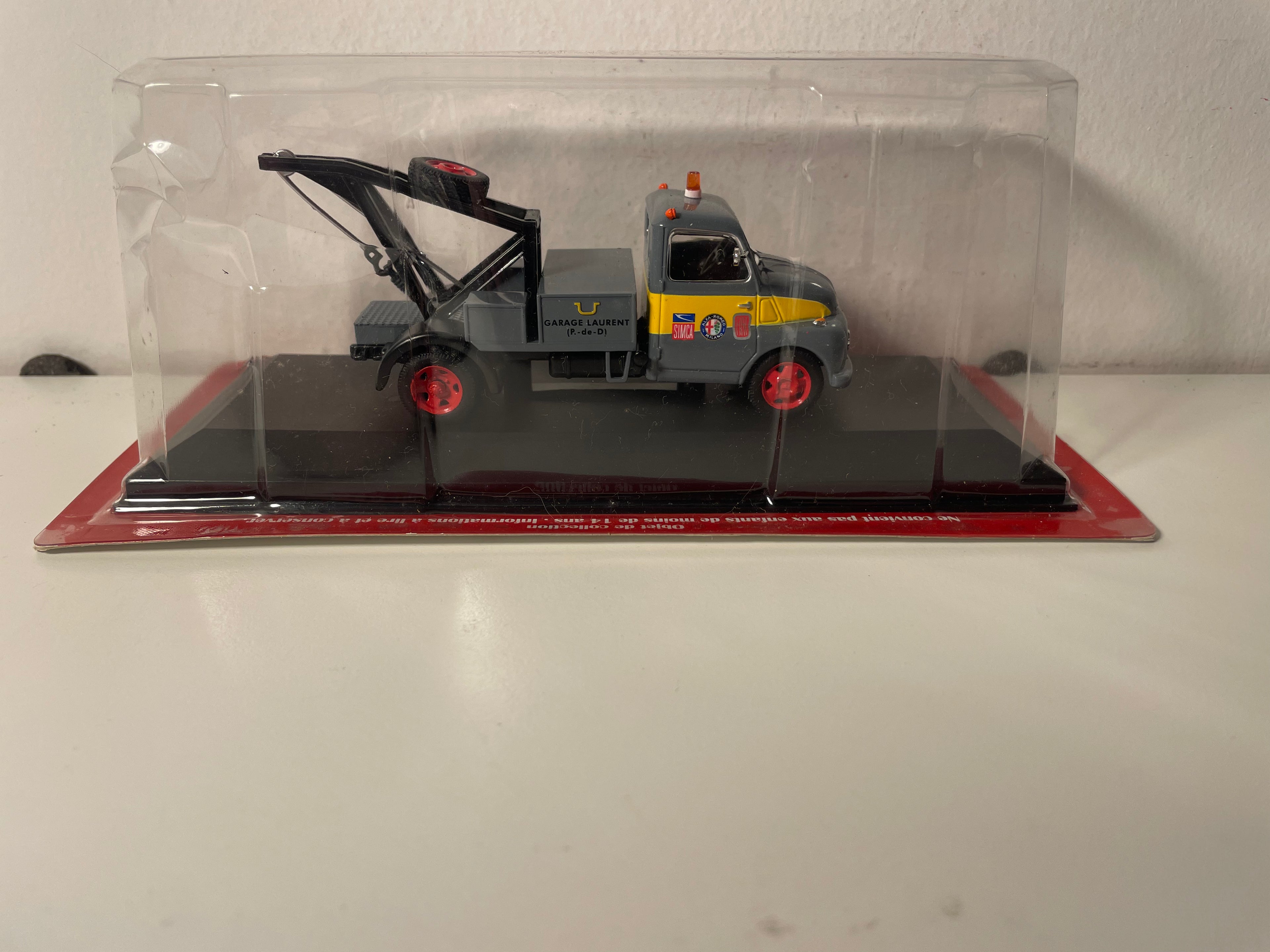 Camion dépanneuse Fiat 615 gris GARAGE LAURENT - collection Garage Moderne