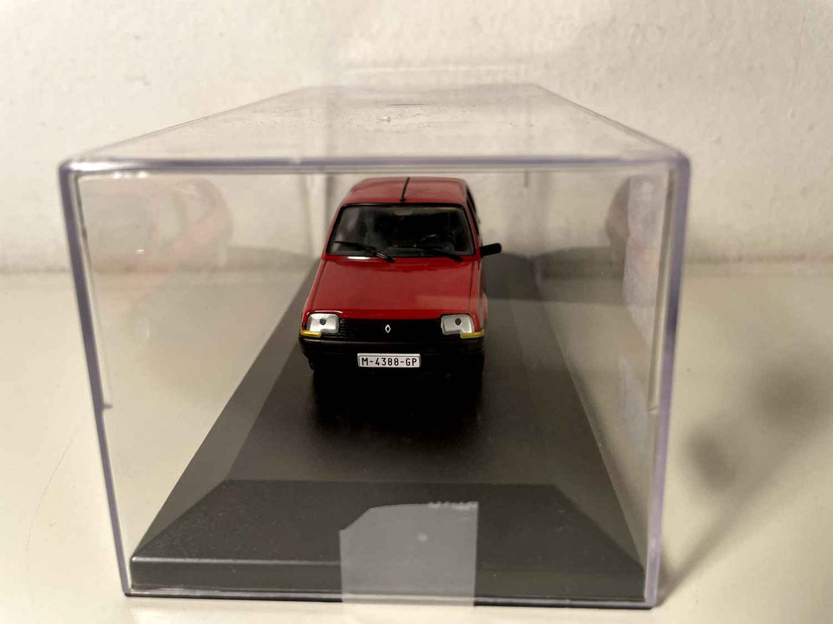 Roude Renault Supercinq GTL vun 1984