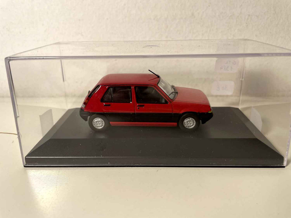 Roude Renault Supercinq GTL vun 1984