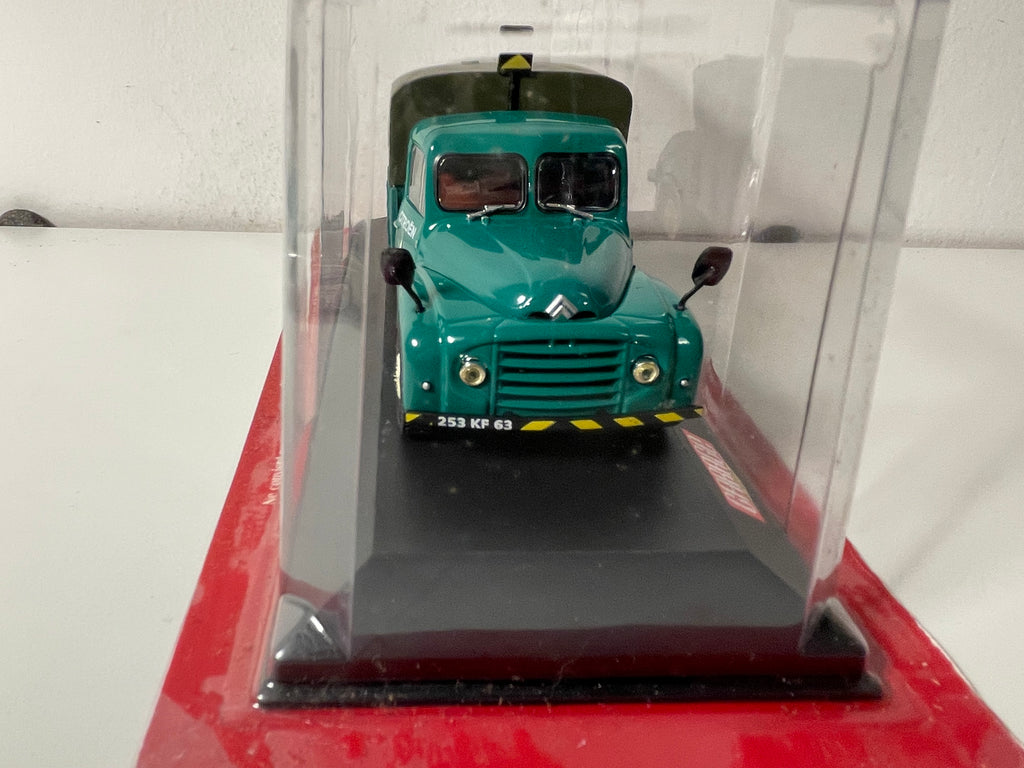 Citroën U23 Gréngen Abschleppcamion (Modern Garage Kollektioun) - Hachette