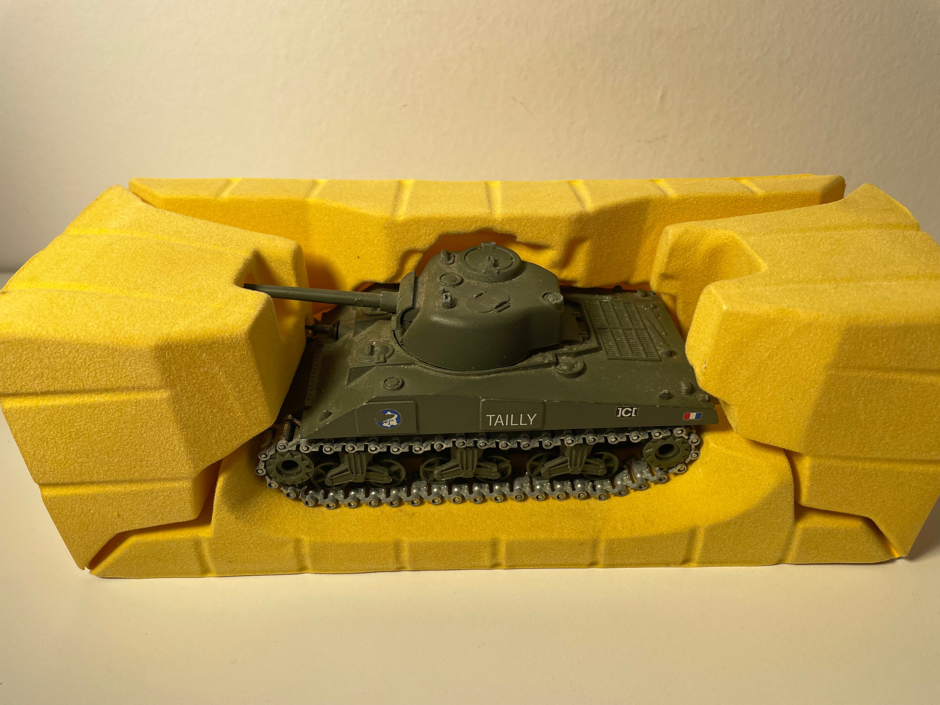 Véhicule militaire - char SHERMAN M4 A3 - SOLIDO (fabrication française)