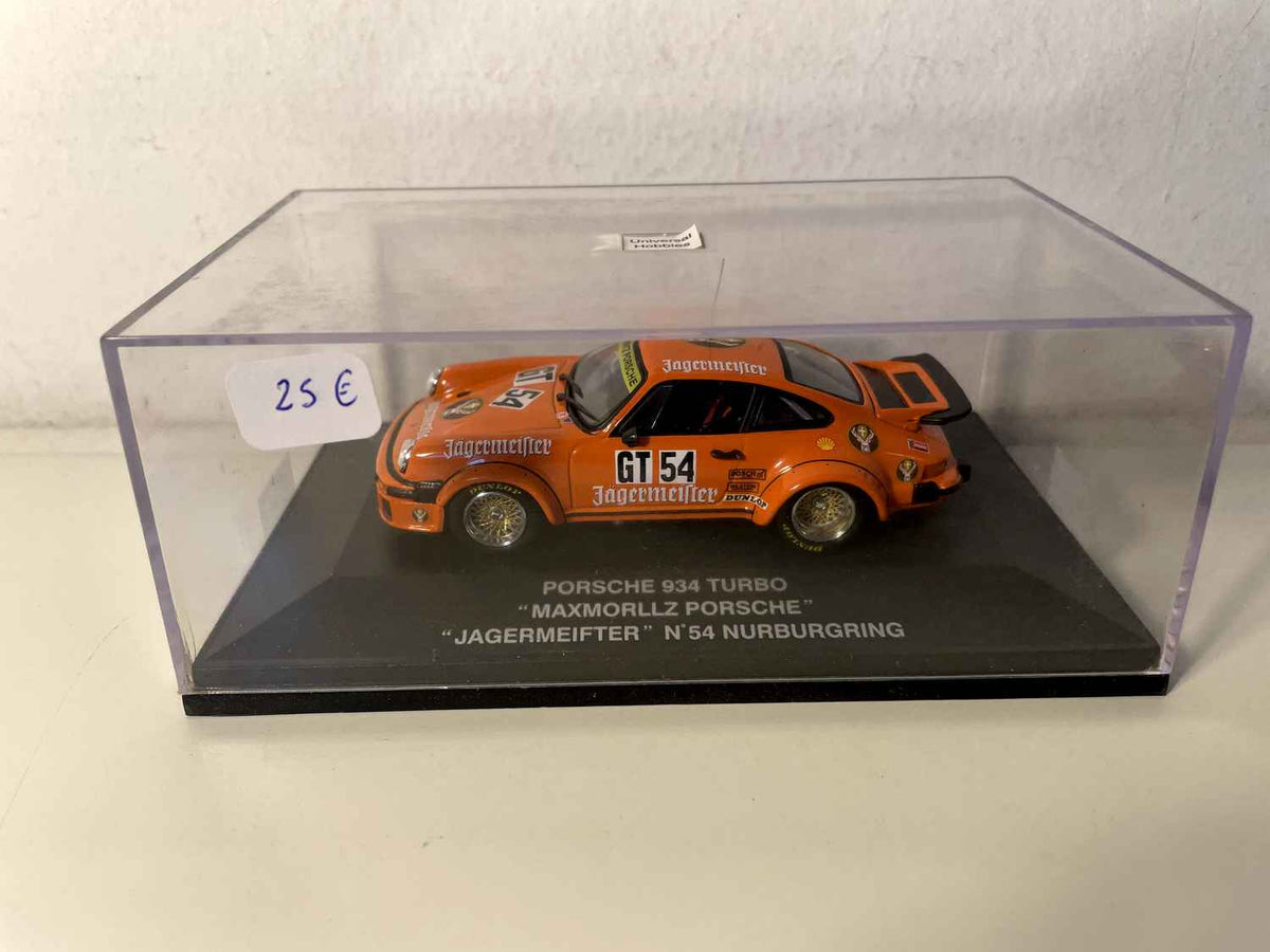 Porsche 934 Turbo "Maxmorllz Porsche" oranje nummer 54 (Jagermeifter - Nurburgring)