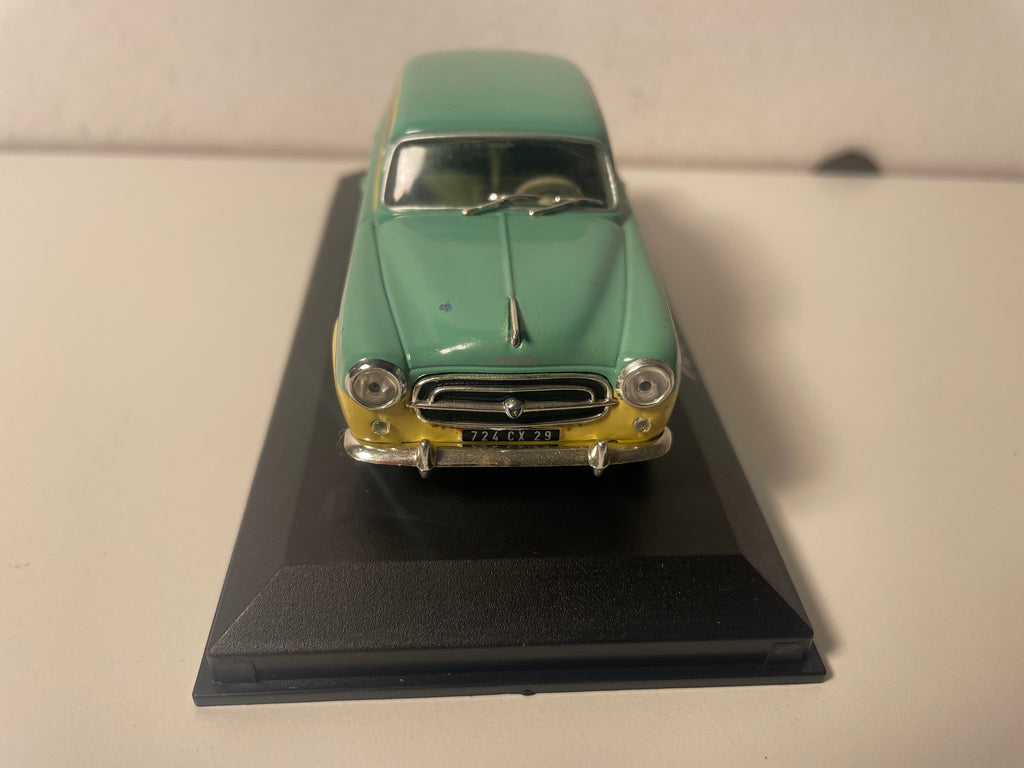 Peugeot 403 jaune et verte