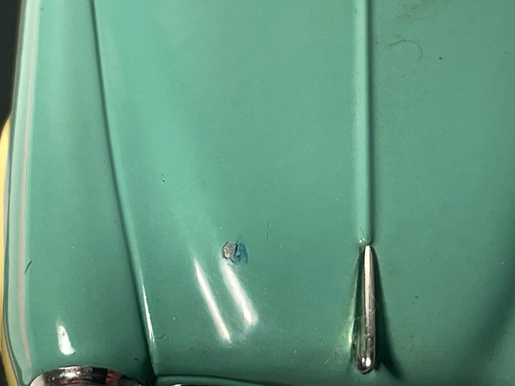 Peugeot 403 jaune et verte