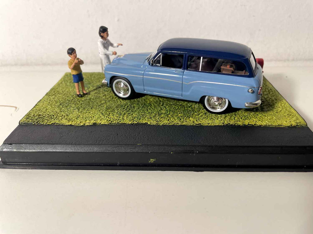 Simca P60 Ranch niebieska i niebieska - La Nationale 7 - niebieska droga