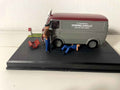Peugeot D3A gris et toit bordeaux - La Nationale 7 - la route bleue