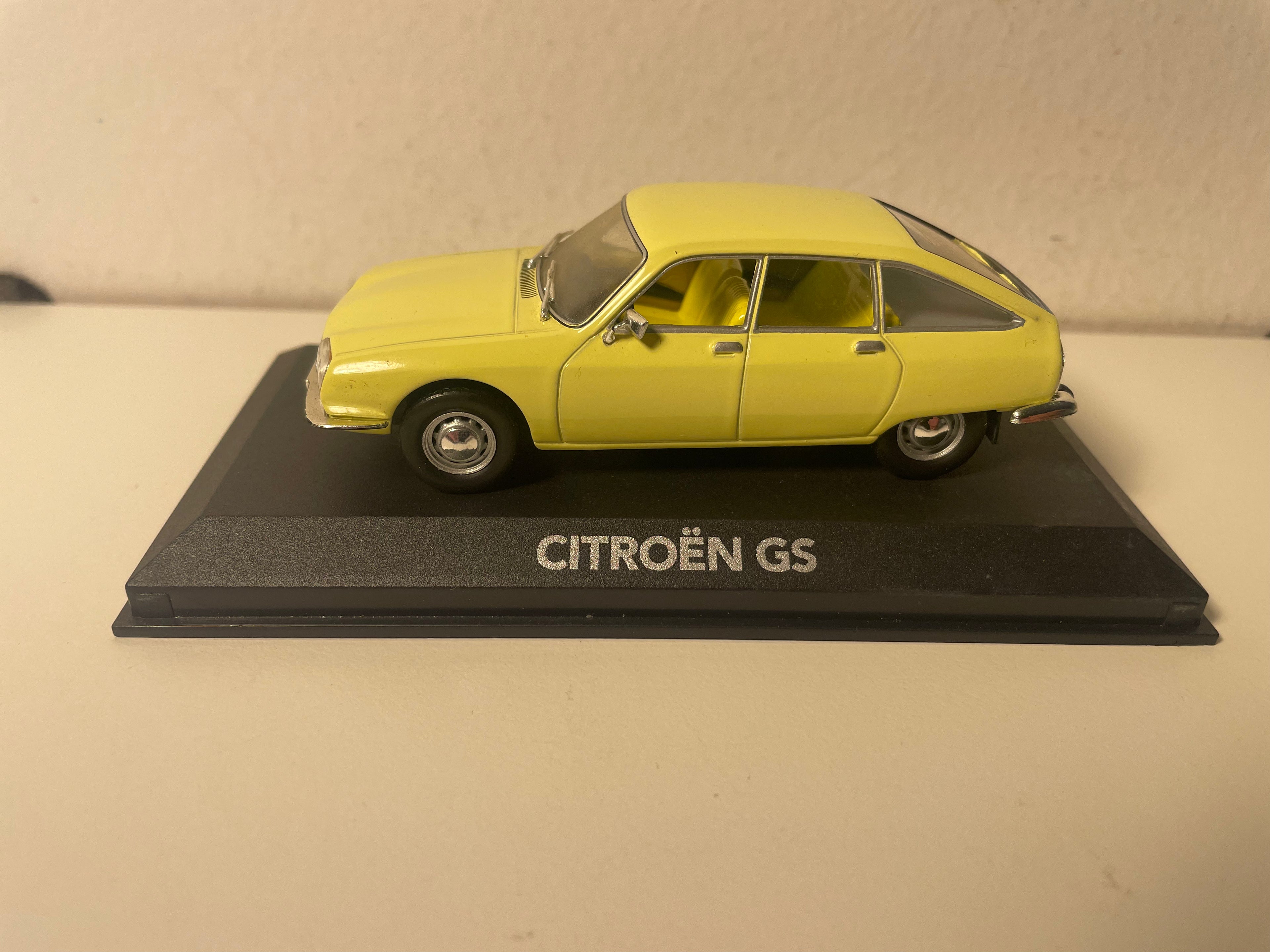 Citroën GS yellow