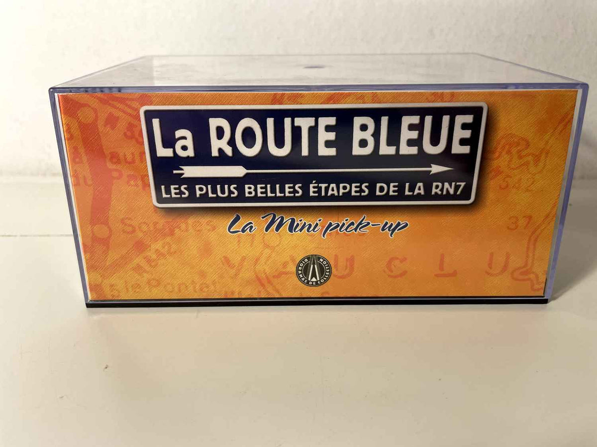 Beige Mini Pick-up - La Nationale 7 - d'blau Strooss (de Glacevendor)