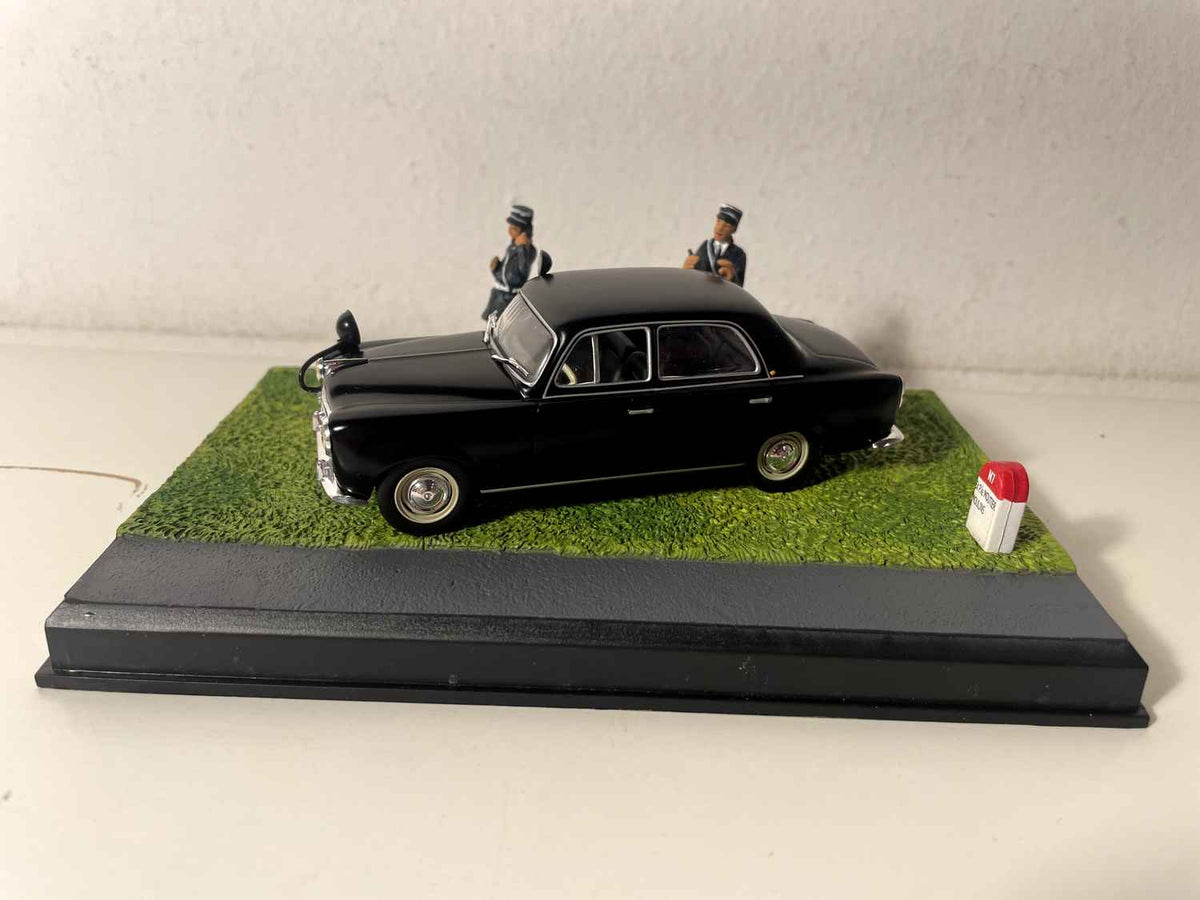 Peugeot 403 schwaarz - La Nationale 7 - d'blau Strooss