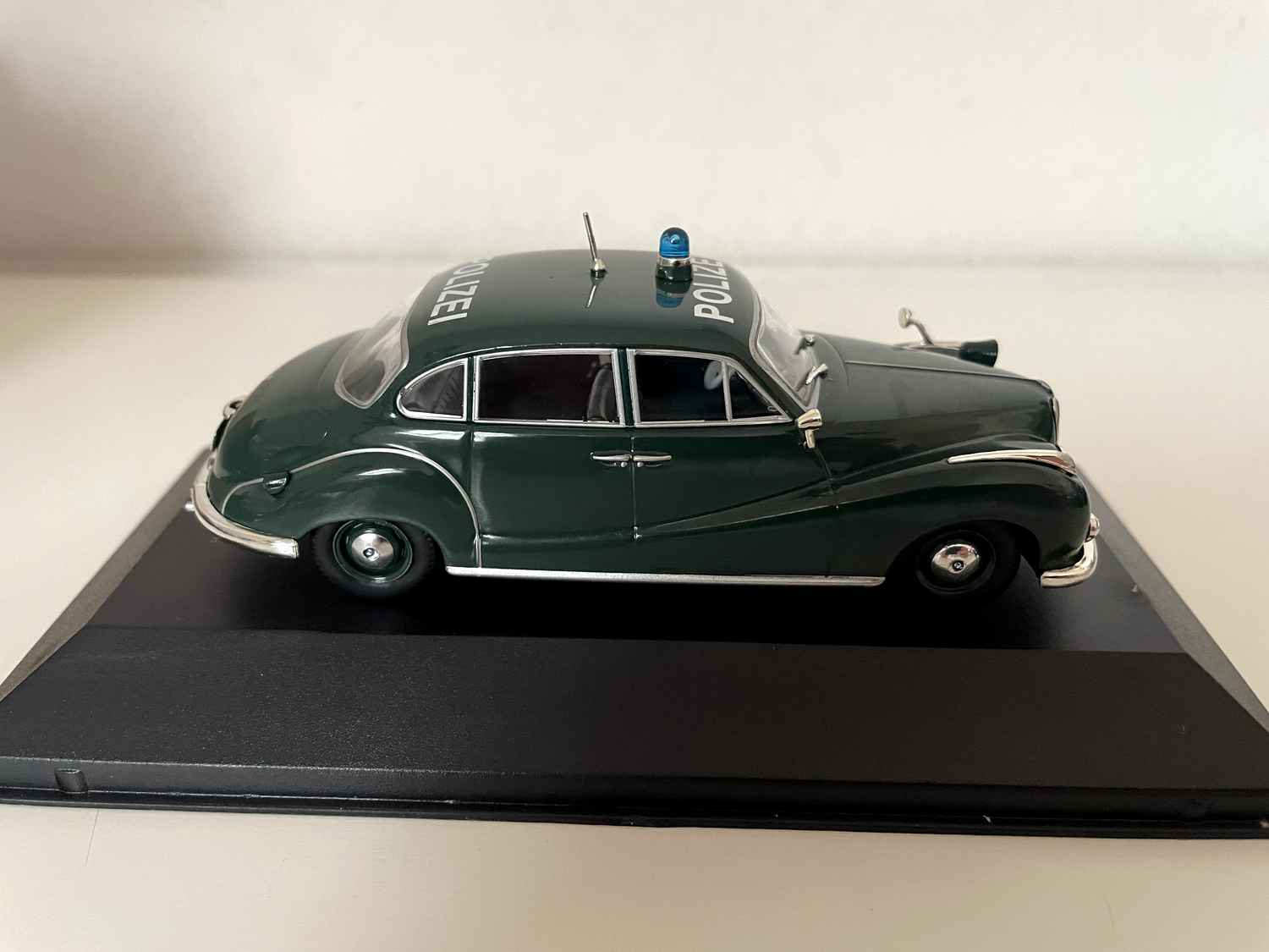 BMW 501 donkergroen POLITIE