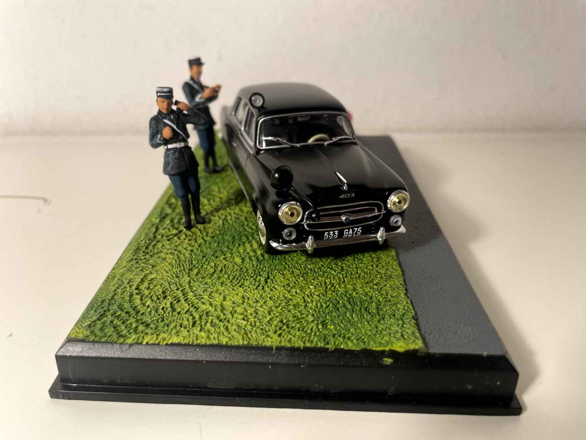 Peugeot 403 schwaarz - La Nationale 7 - d'blau Strooss