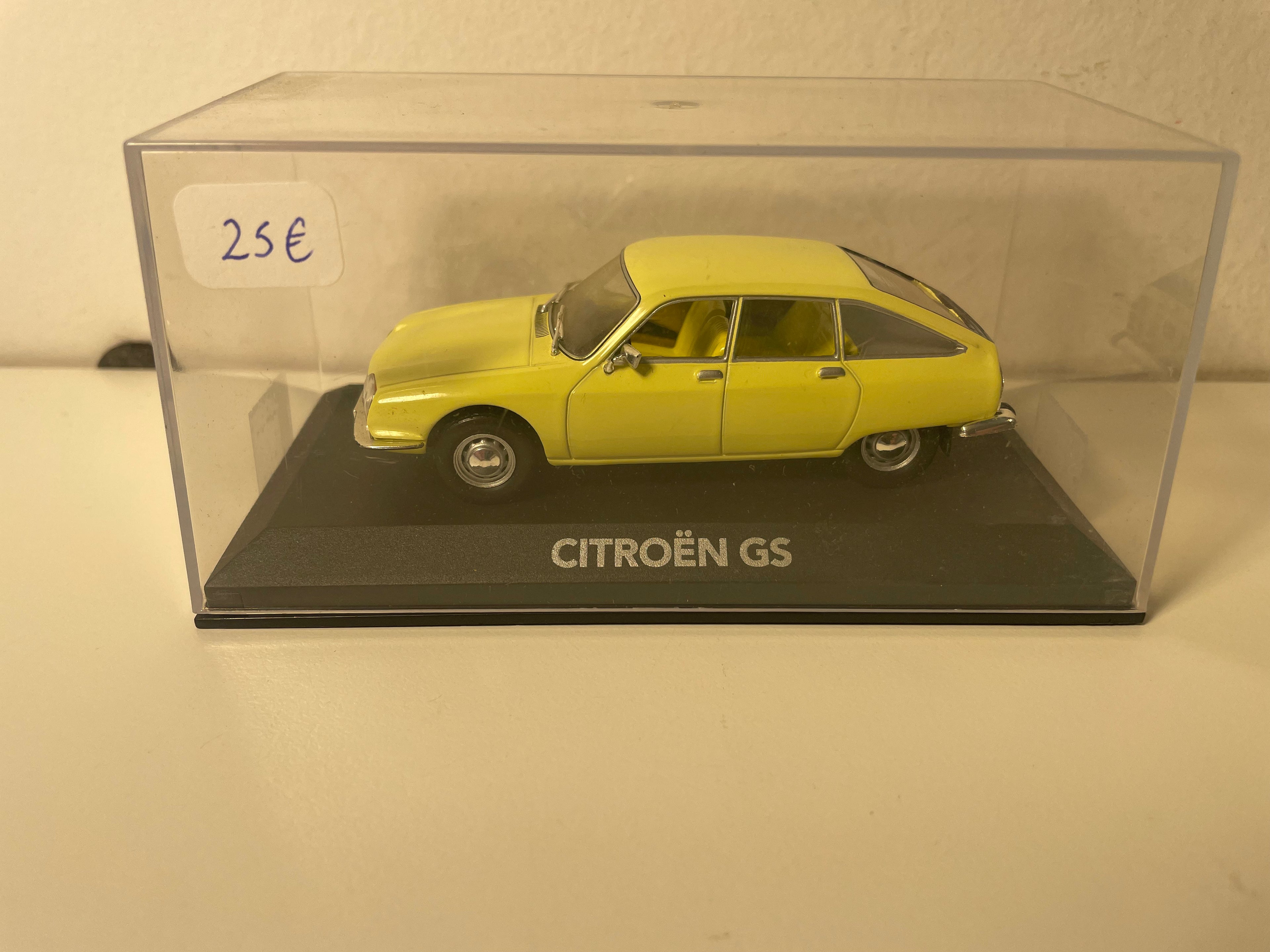 Citroën GS yellow