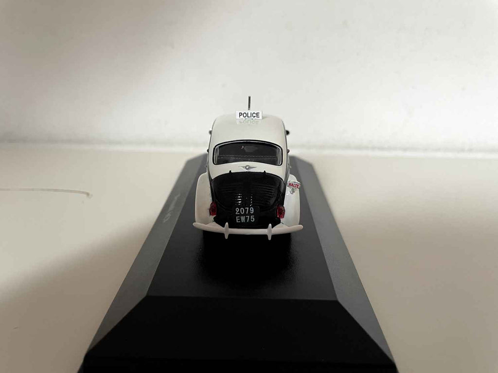 Schwaarz-wäiss Renault 4 CV PARÄIS POLICE