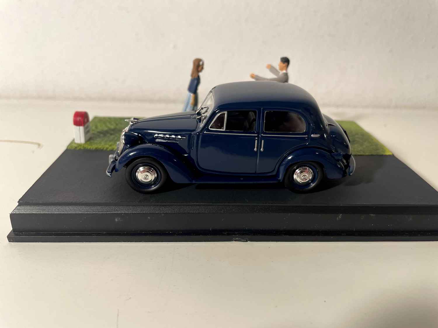 Simca 8 Azul Escuro - La Nationale 7 - a Estrada Azul