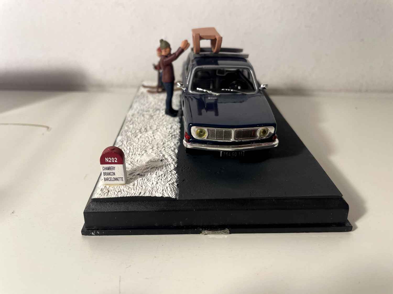 Volvo 144 bleue - La Nationale 7 - la route bleue