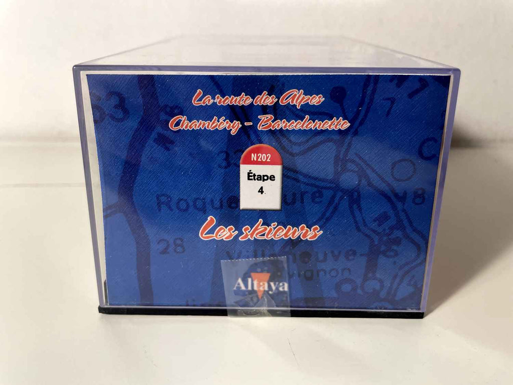 Volvo 144 bleue - La Nationale 7 - la route bleue