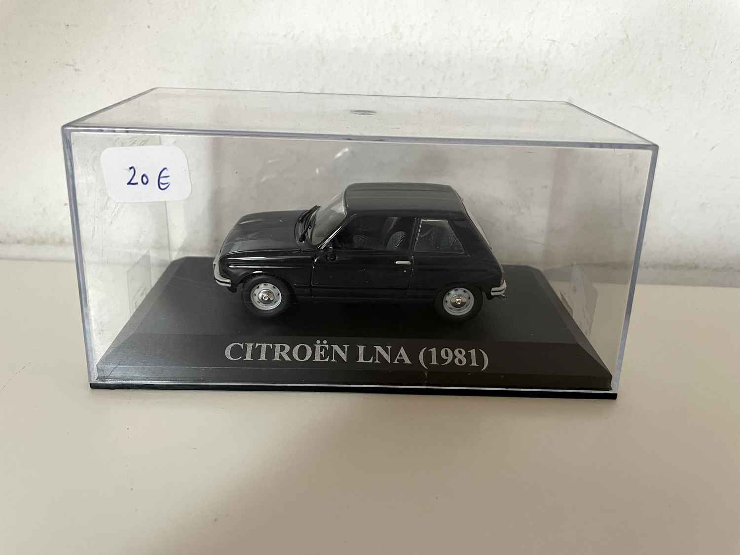 Schwaarze Citroën LNA vun 1981