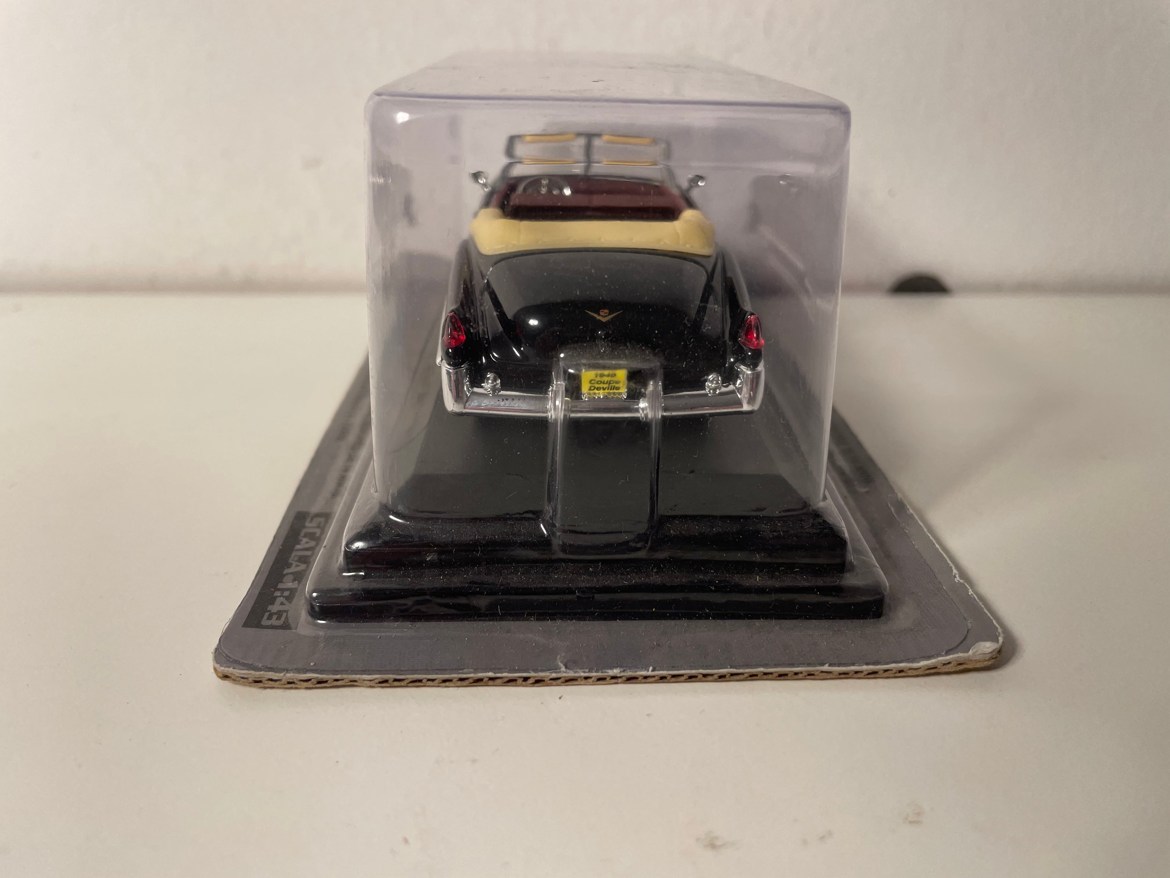 Cadillac Coupé de Ville Noire von 1949 (amerikanisches Auto)