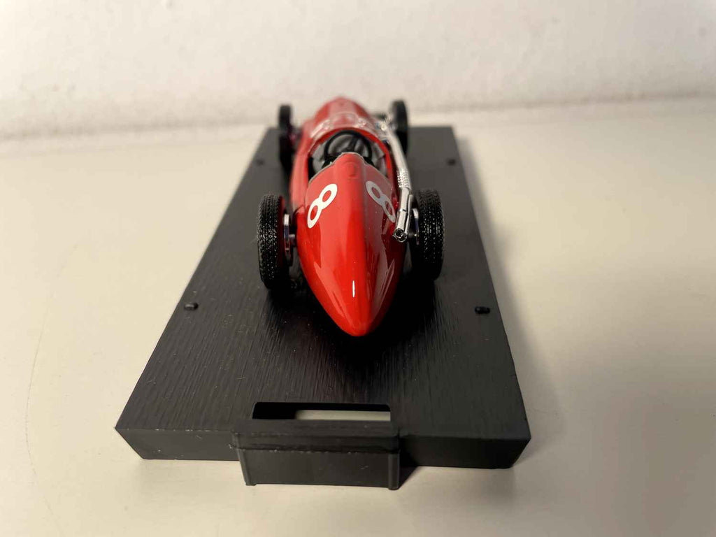 Alfa Romeo 159 czerwony numer 8 Grand Prix Francji 1951 (wyjątkowy samochód miniaturowy nr V1059)