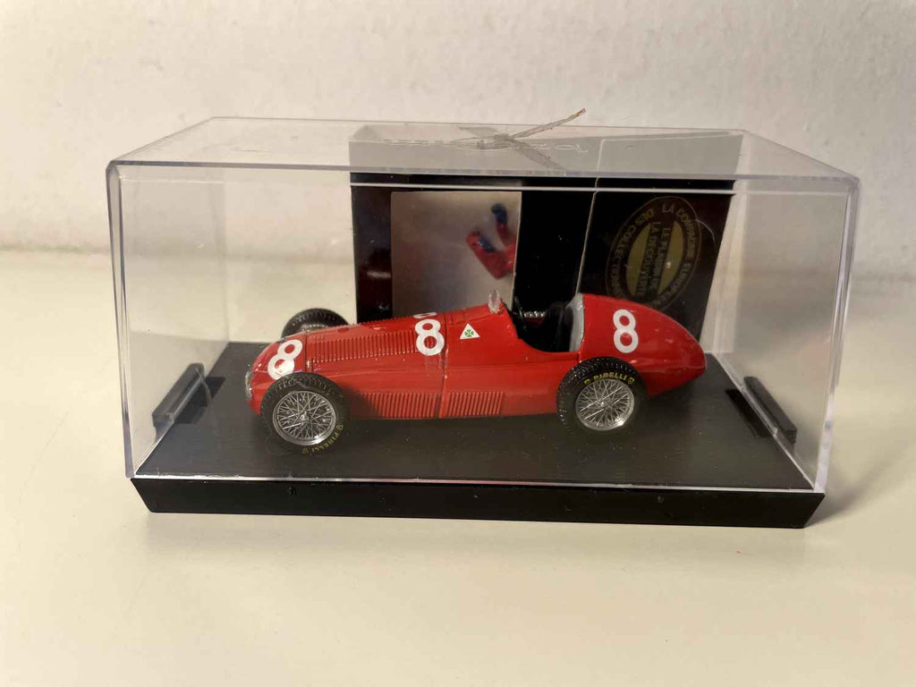 Alfa Romeo 159 czerwony numer 8 Grand Prix Francji 1951 (wyjątkowy samochód miniaturowy nr V1059)