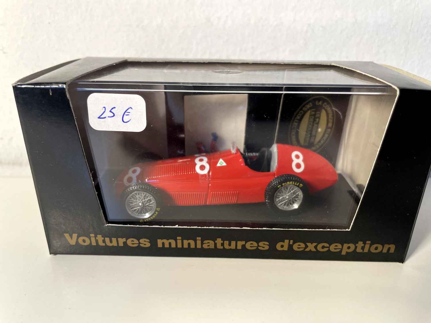 Alfa Romeo 159 czerwony numer 8 Grand Prix Francji 1951 (wyjątkowy samochód miniaturowy nr V1059)