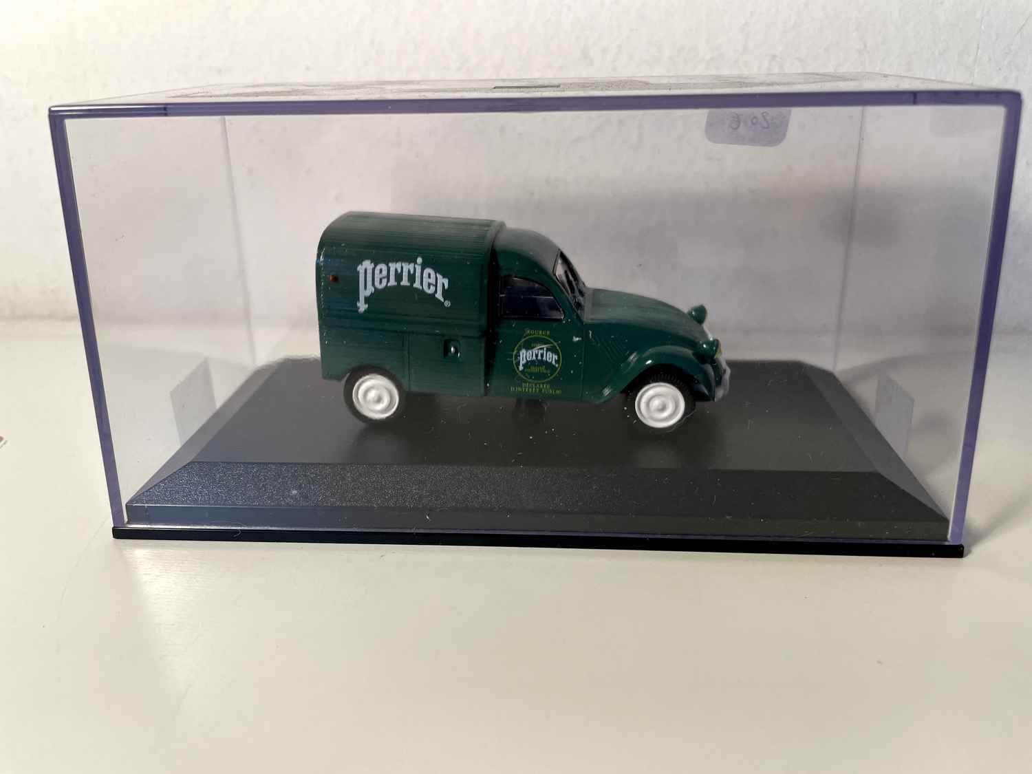 Citroën 2 CV zielony PERRIER - Norev (wyjątkowe samochody miniaturowe nr V 2865)