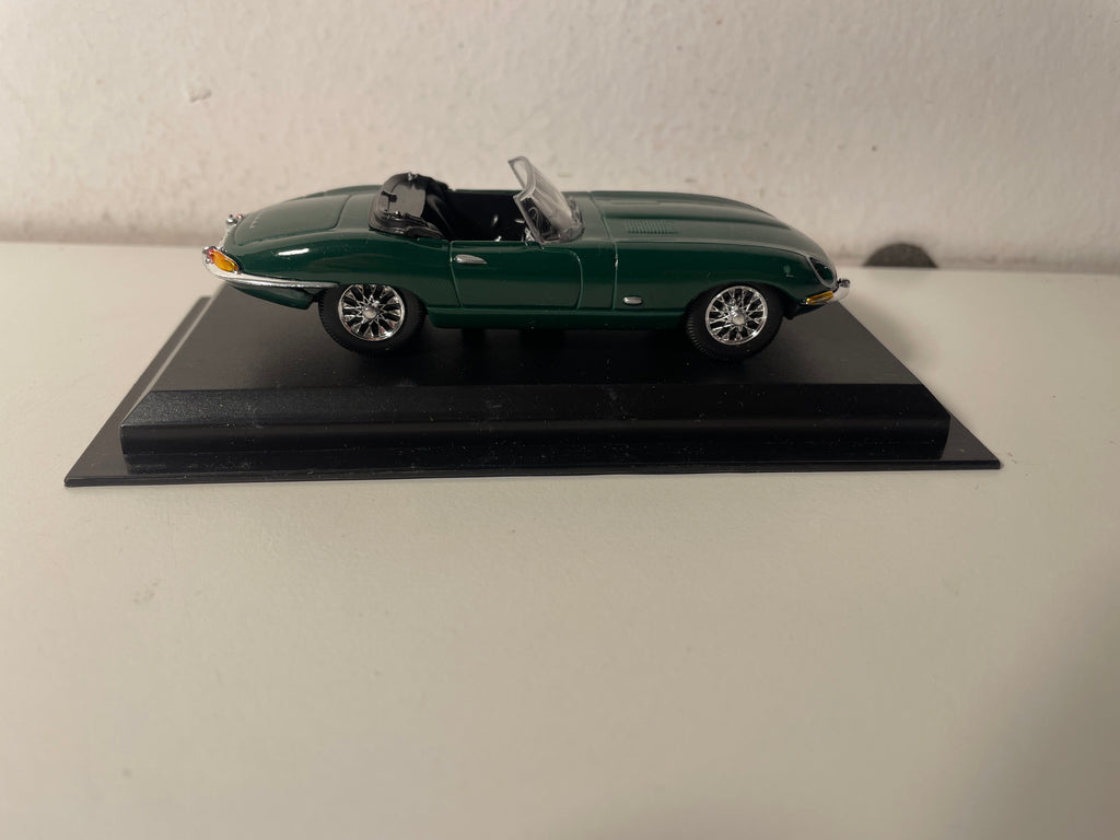 Jaguar tipo E (collezione Del-Prado)