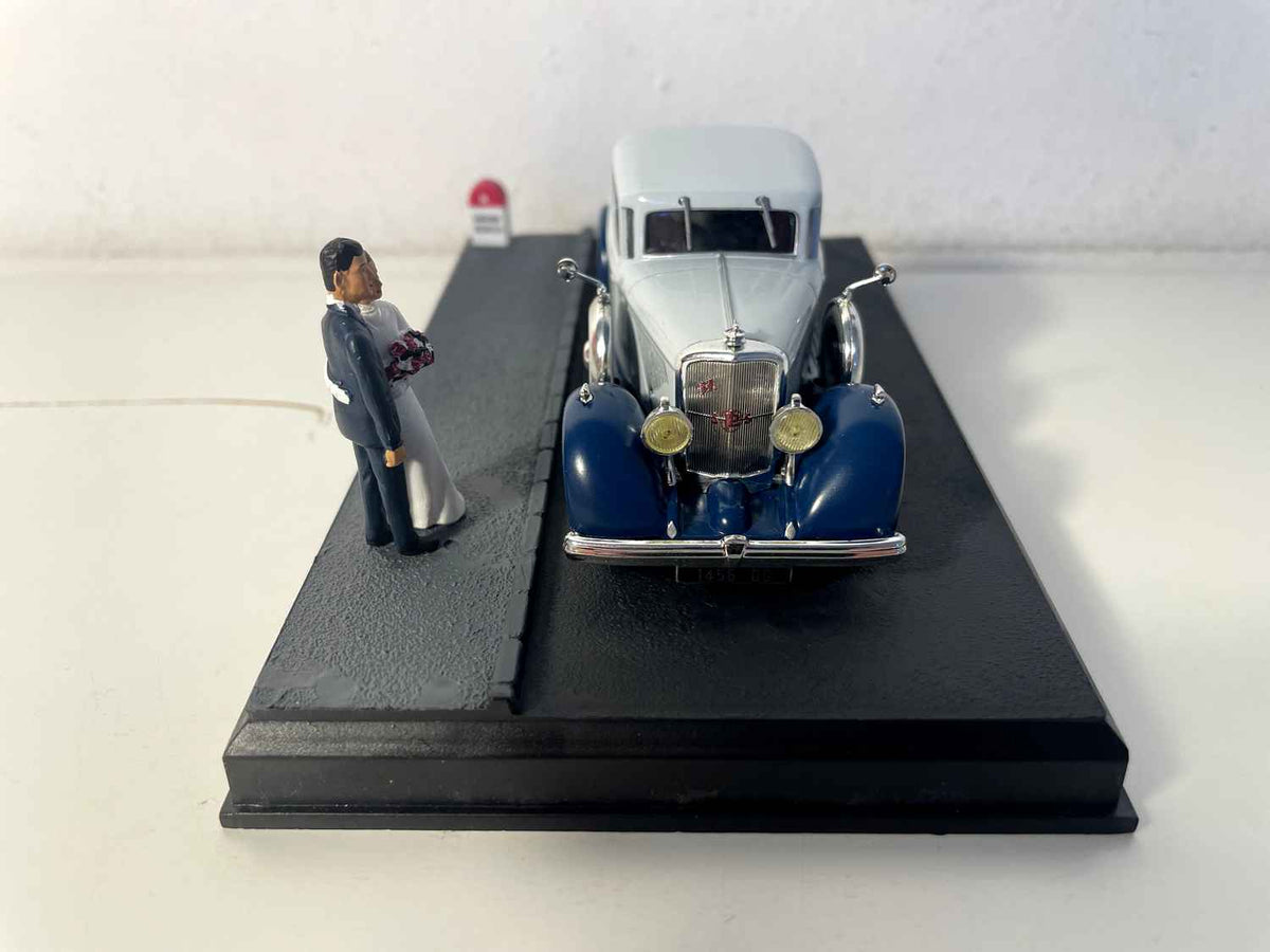 Panhard 6 CS faux cabrioletgréiss a bläiw - La Nationale 7 - d'blau Strooss