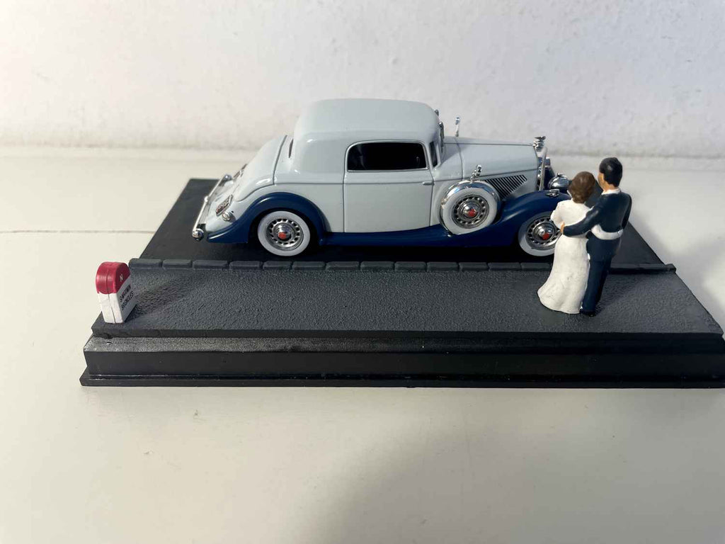 Panhard 6 CS faux cabriolet grey and blue - La Nationale 7 - the blue road