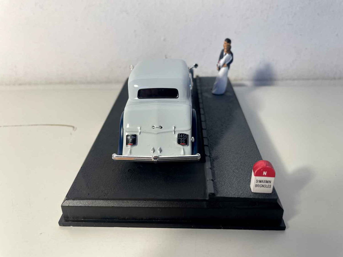 Panhard 6 CS faux cabrioletgréiss a bläiw - La Nationale 7 - d'blau Strooss