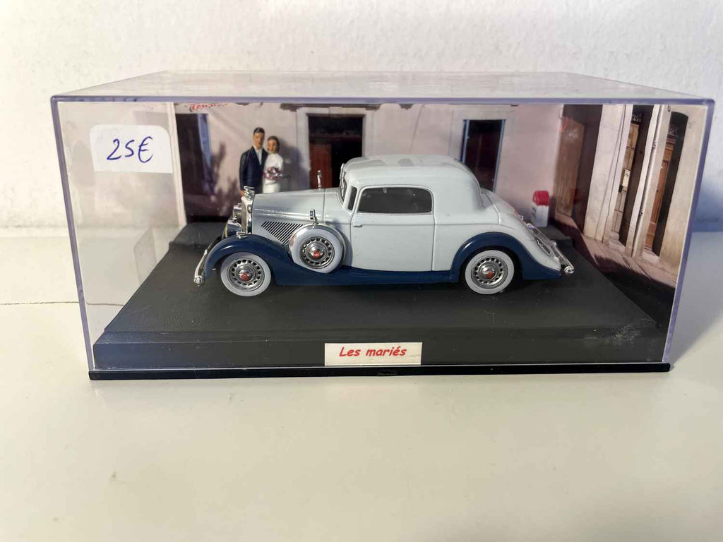 Panhard 6 CS faux cabriolet grey and blue - La Nationale 7 - the blue road