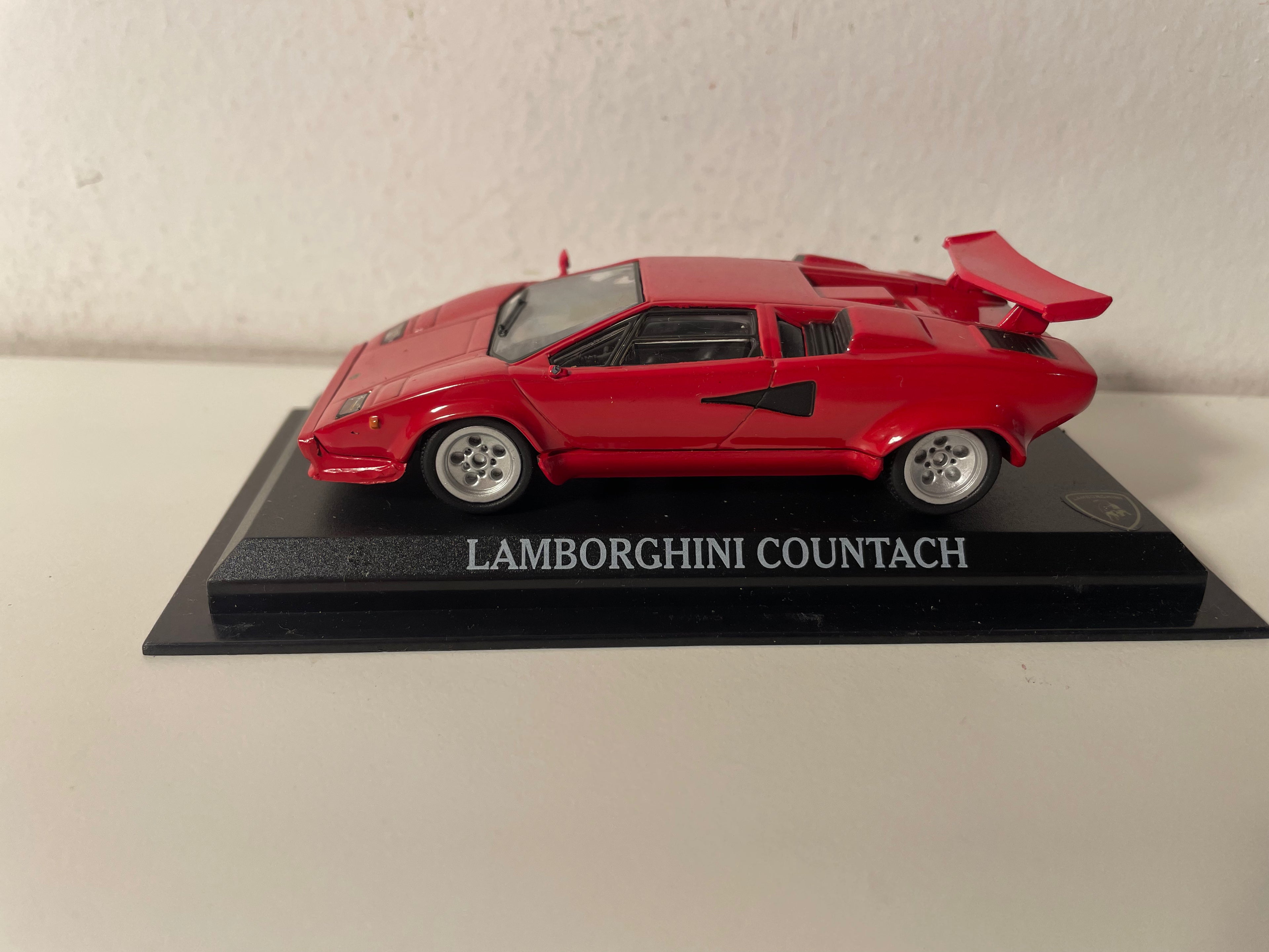 Red Lamborghini Countach (Del Prado)