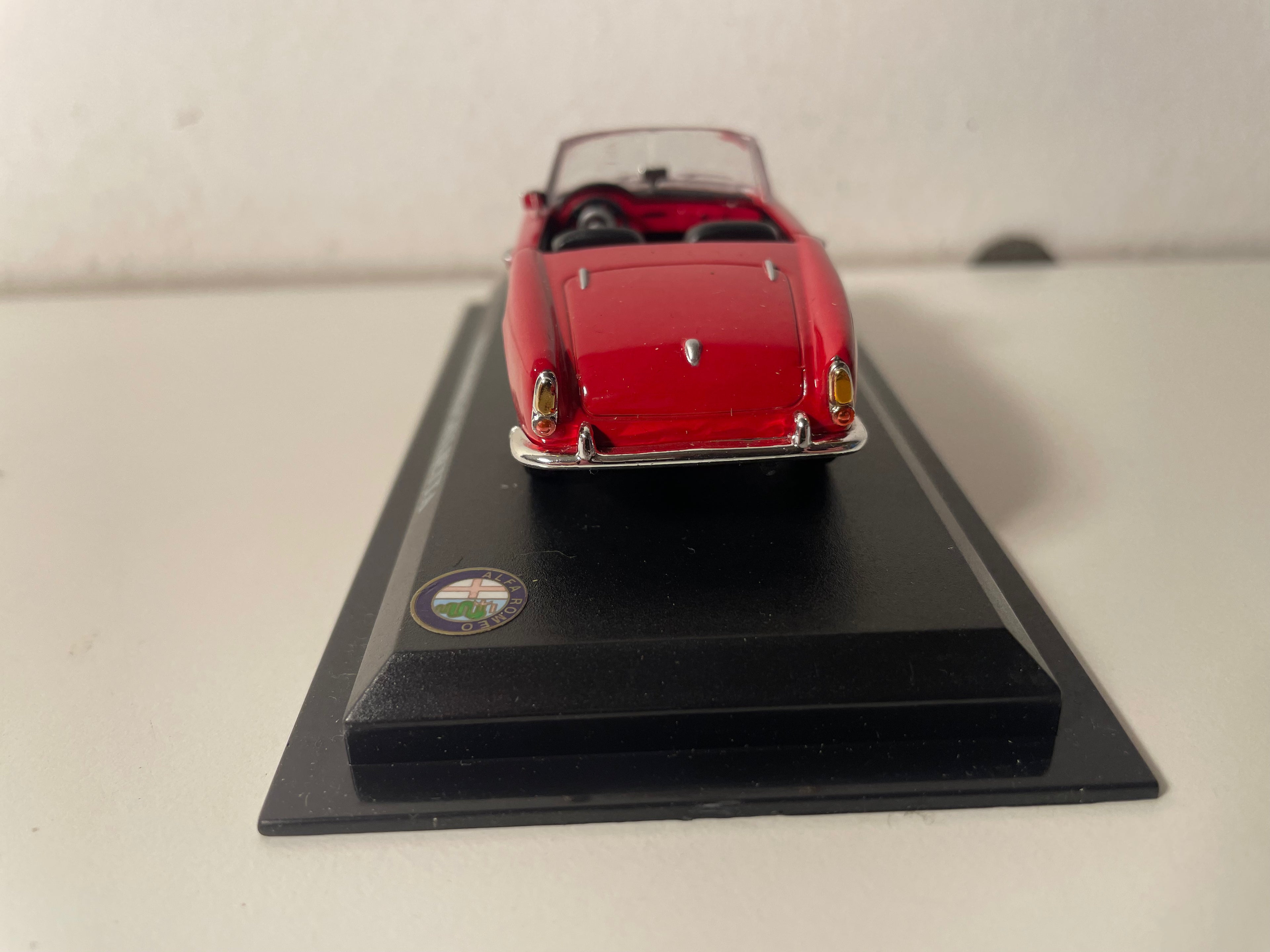 Alfa Romeo Giulietta czerwony kabriolet (Del Prado)