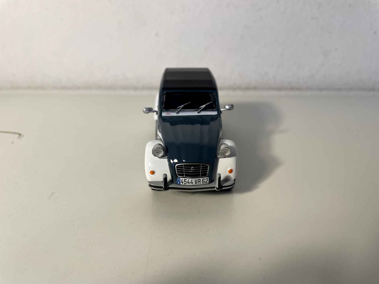 Citroën 2 CV Chic Gray and White (in Blister) - Eligor