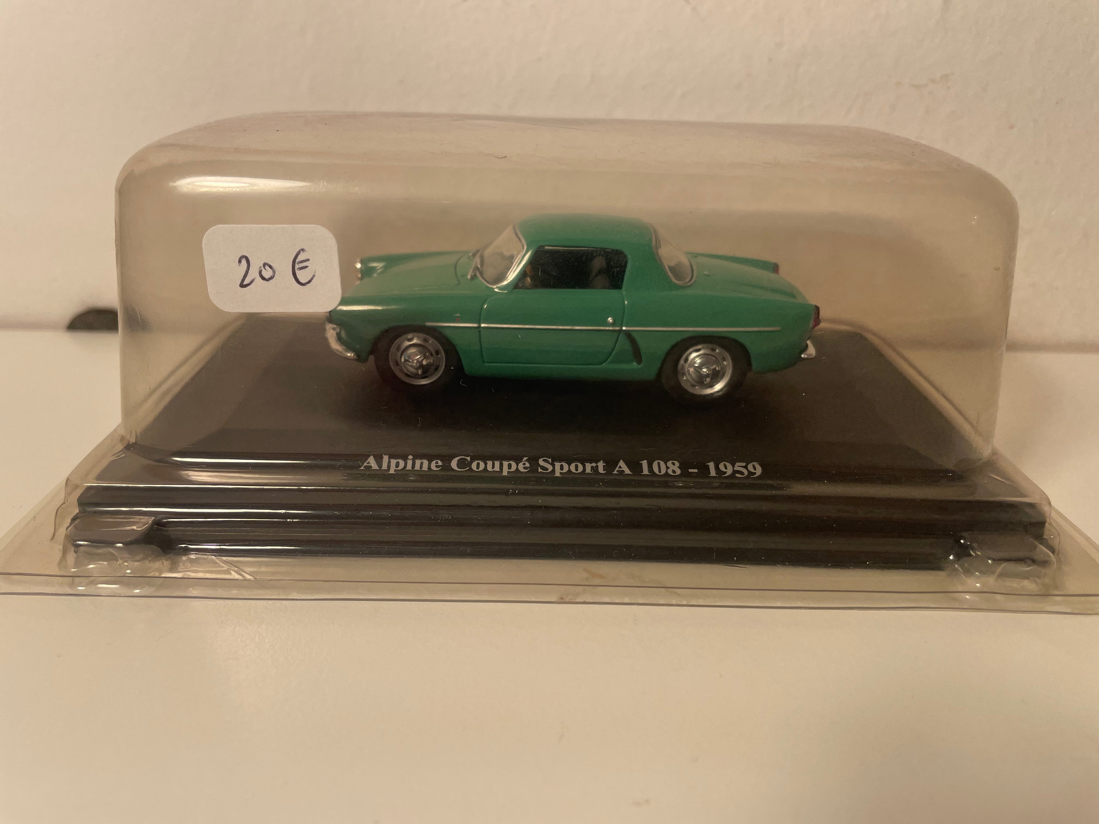 Renault Alpine coupé sport A108 zielony z 1959 roku (w blisterze)
