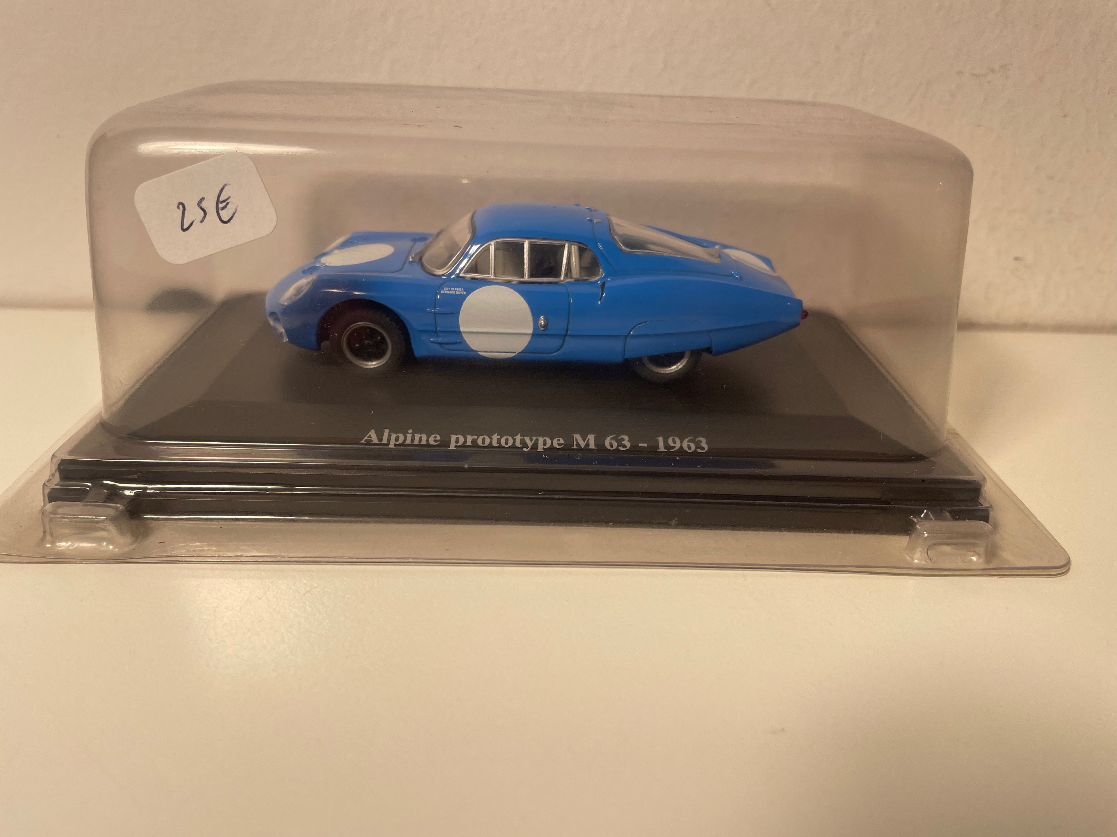 Renault Alpine Prototype M63 blu con cerchi bianchi del 1963 (in blister)
