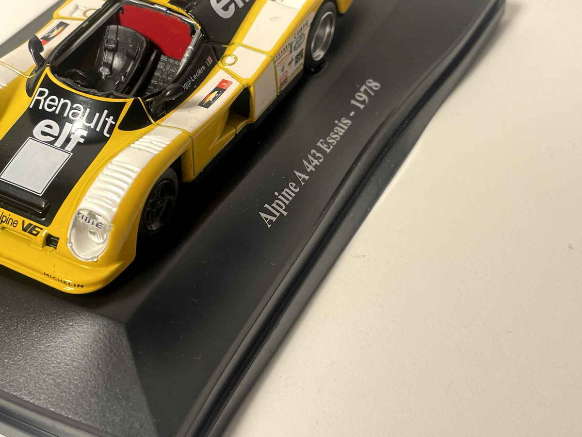 Renault Alpine A 443 Testgiel, wäiss a schwaarz vun 1978