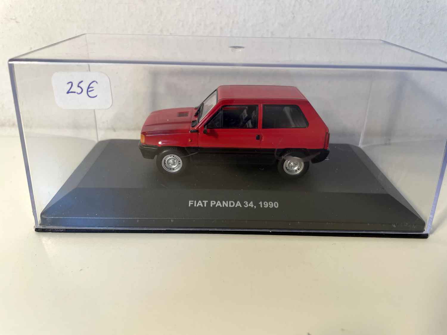 Czerwony Fiat Panda 34 z 1990r (Solido)