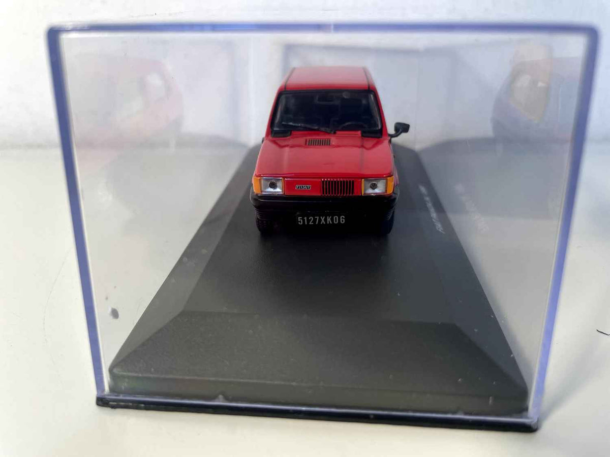Czerwony Fiat Panda 34 z 1990r (Solido)