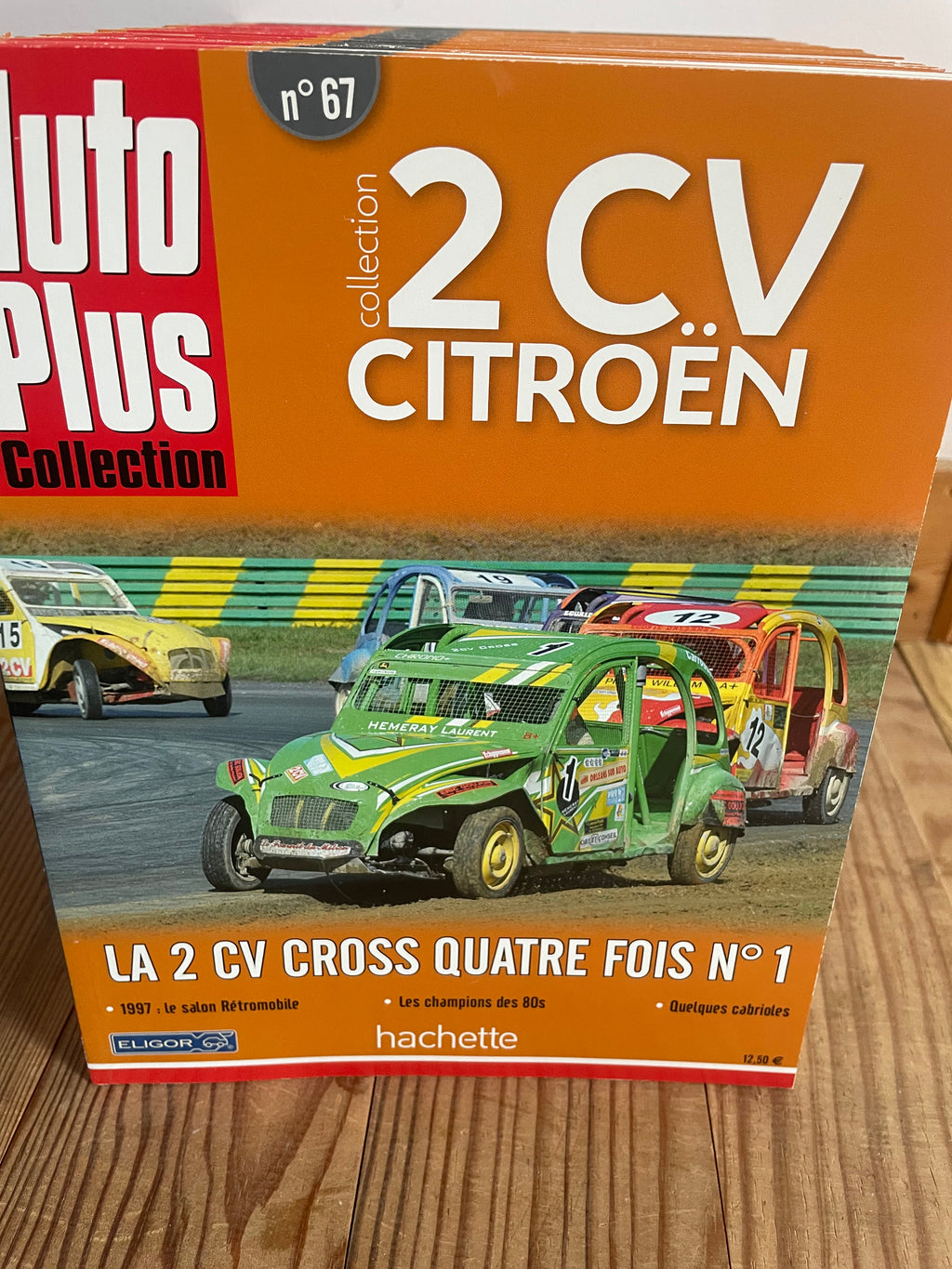 Fascicules sur les 2 CV Citroën (collection AUTO PLUS)
