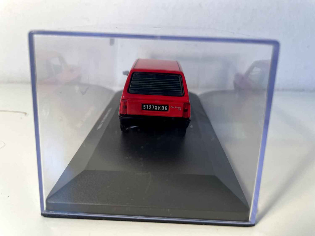 Czerwony Fiat Panda 34 z 1990r (Solido)