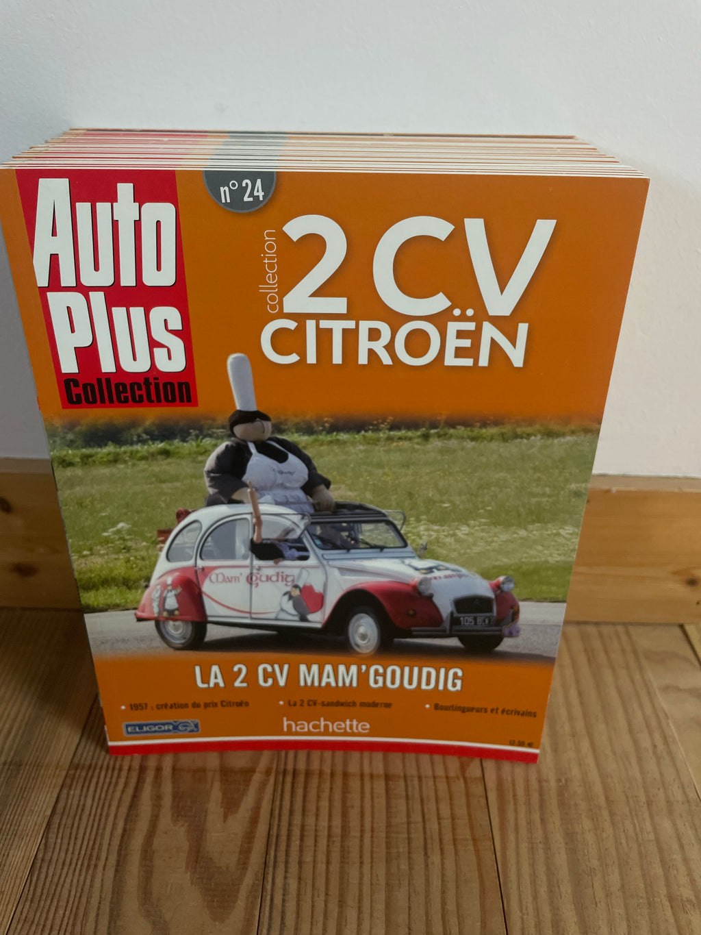 Fascicules sur les 2 CV Citroën (collection AUTO PLUS)