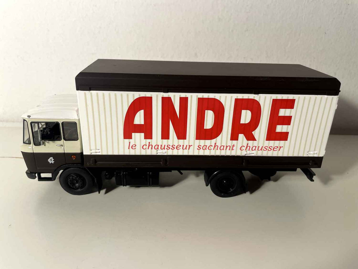 Camion DAF A2600 del 1970 con pattini ANDRE
