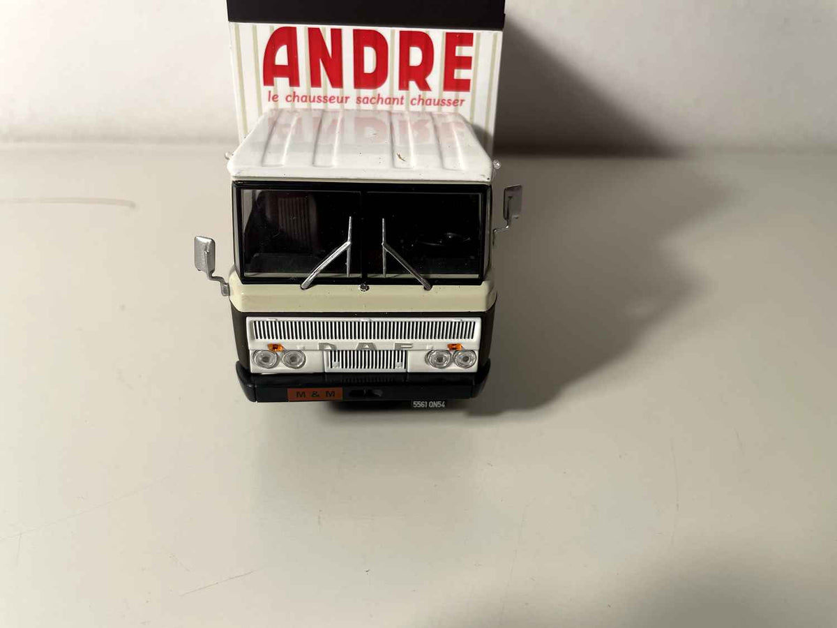 Camion DAF A2600 del 1970 con pattini ANDRE