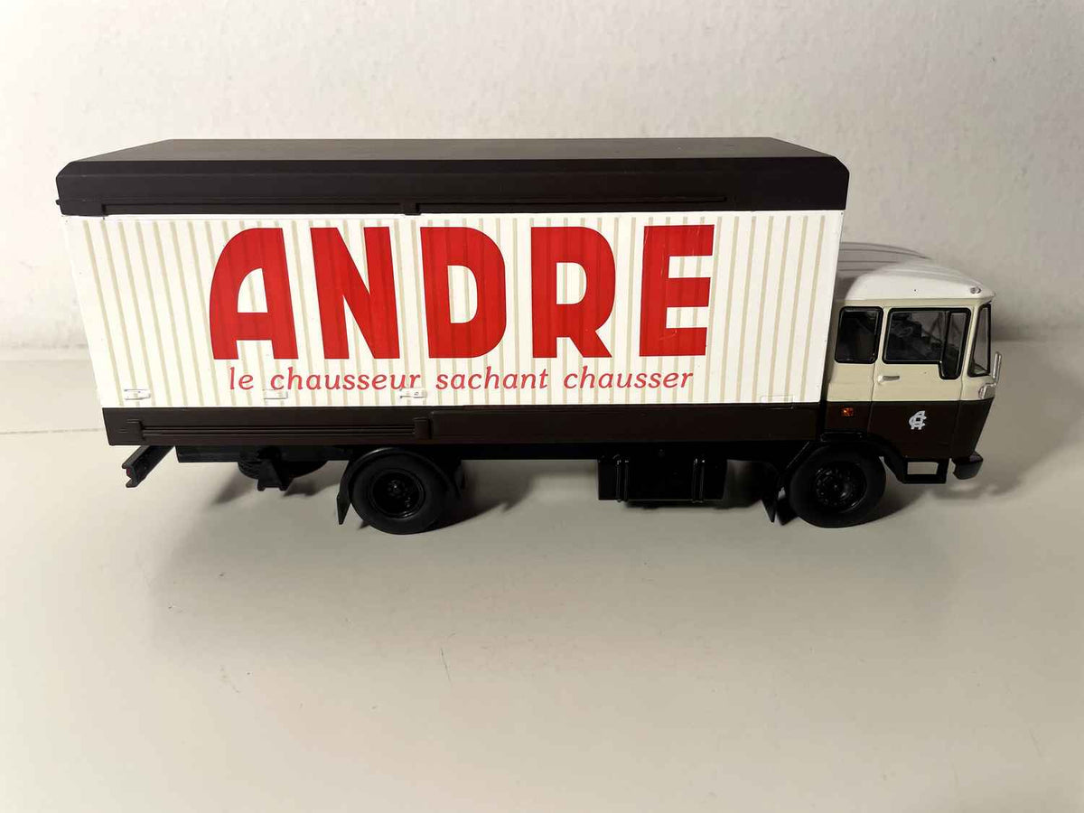 Camion DAF A2600 del 1970 con pattini ANDRE