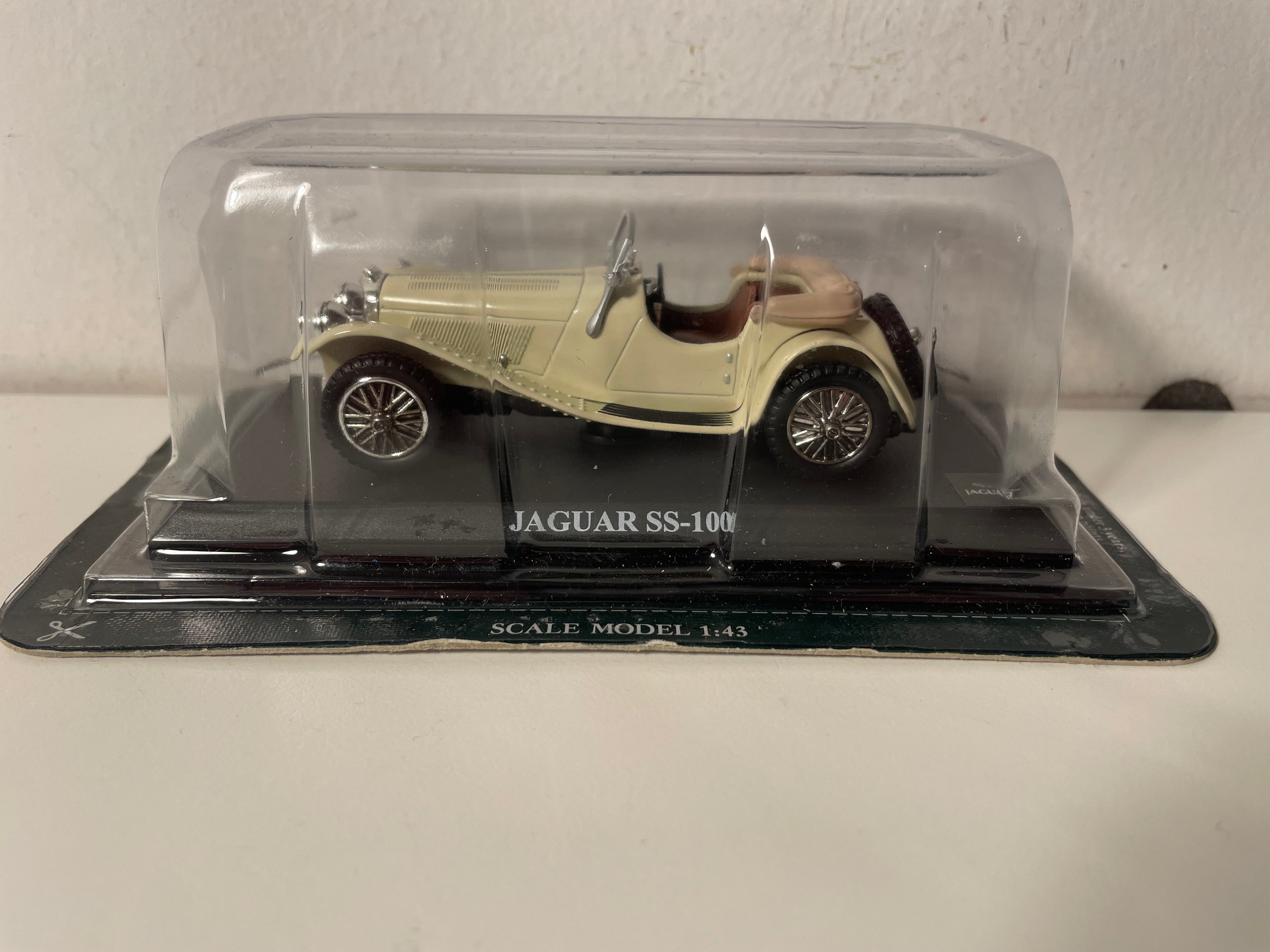 Jaguar SS-100 beige/crema