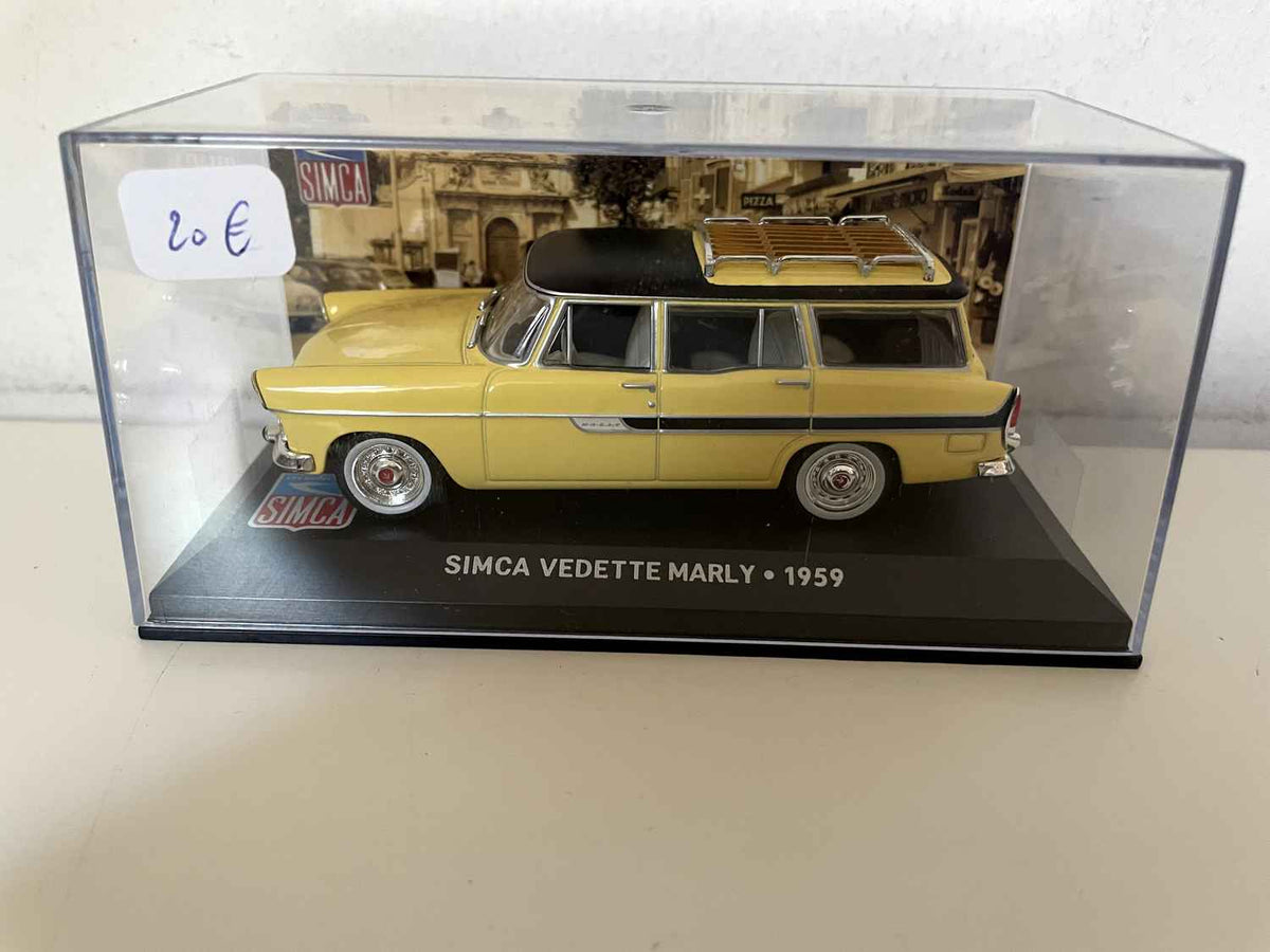 SIMCA Vedette Marly giel a schwaarz vun 1959