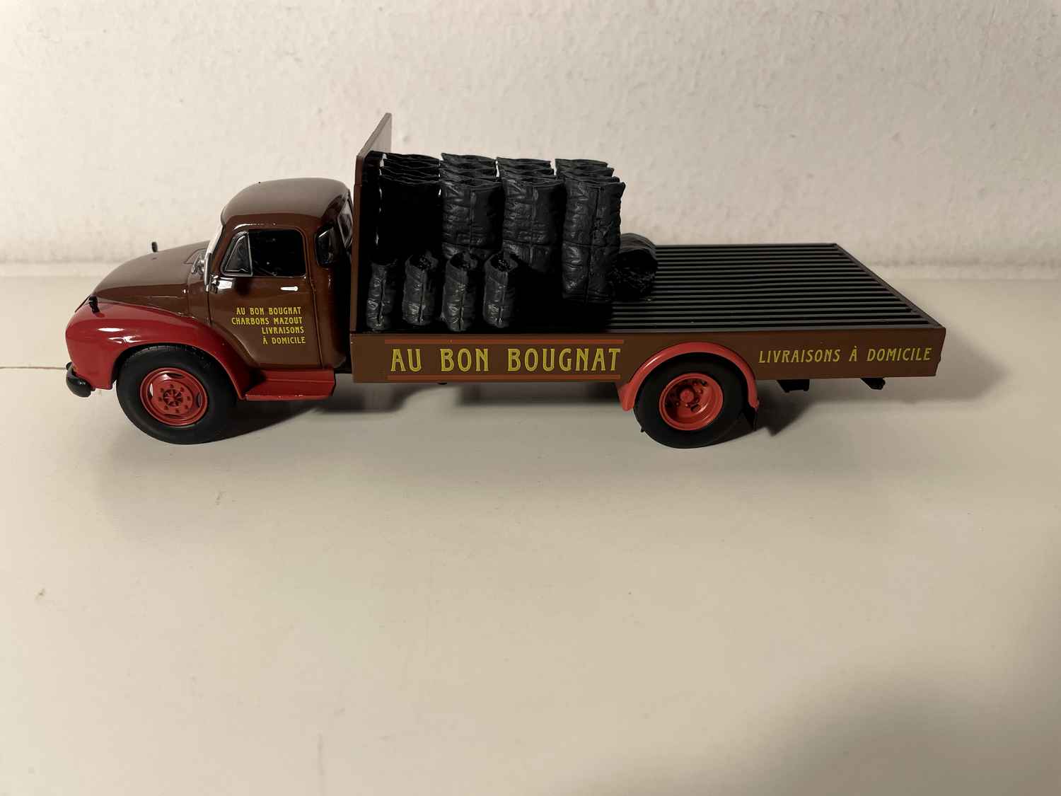 1965 BEDFORD TJ 6S coal truck "Au bon bougnat"