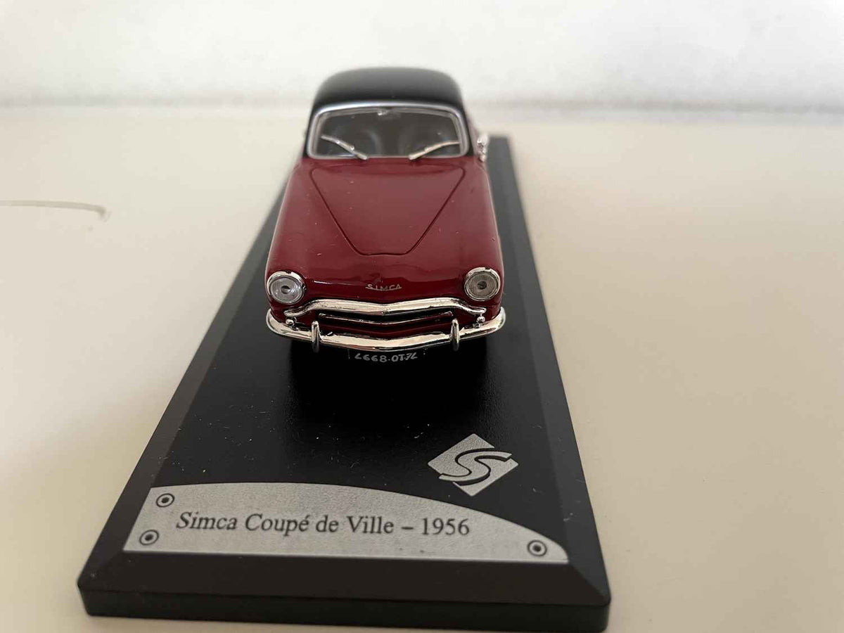 Simca coupé de ville bordeaux de 1956 (Solido)