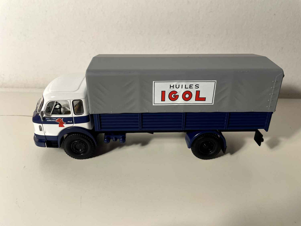Camion Saviem JL21 bleu et blanc et bâche grise HUILES IGOL